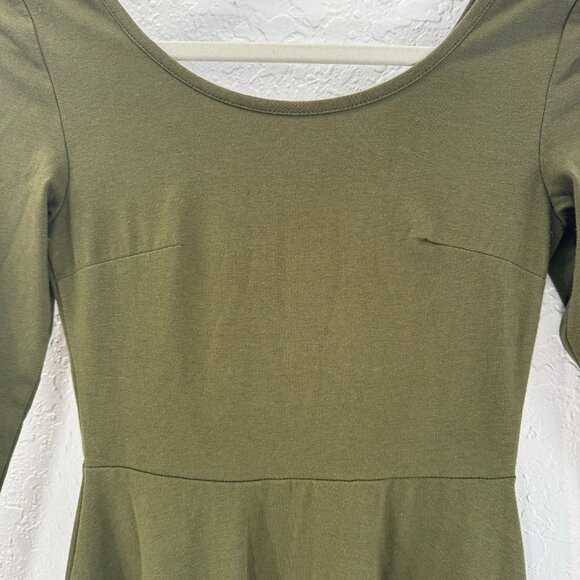 Womens Charlotte Russe Olive Green Long Sleeve Skater Flowy Dress XSmall - Picture 5 of 8